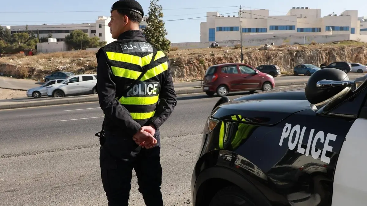 الدوريات الخارجية: إعادة فتح الطريق الخلفي العقبة أمام حركة السير