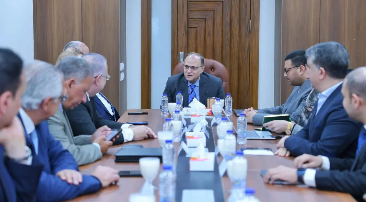 رئيس هيئة الدواء فى اجتماع مع غرفة صناعة الدواء لمناقشة قرار تجديد الاشتراطات الفنية للمصانع