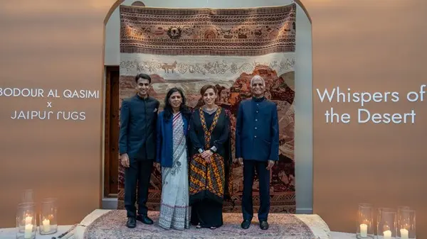 زهرة الخليج - بدور القاسمي و«سجاد جايبور» تطلقان مجموعة «همسات الصحراء».. في «بيت اللّوال»