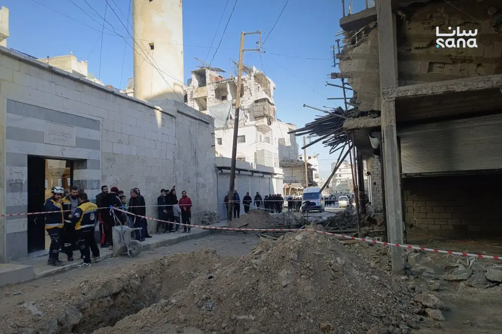 إصابة ثلاثة أشخاص جراء انهيار مبنى قيد الإنشاء في حي المعادي بحلب