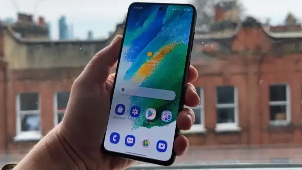 سامسونج تنهي دعم 3 هواتف من سلسلة واحدة.. باستثناء هذا الطراز