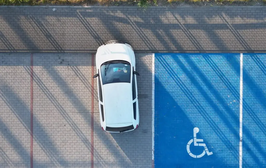 مواقف سيارات مجانية لزوار المراكز الصحية بمدينة الرياض