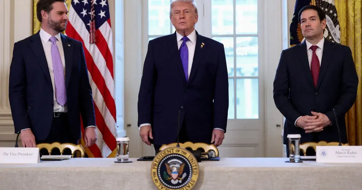 ترمب يرفض الانحياز لفانس أو روبيو في جدل الترشح لانتخابات 2028