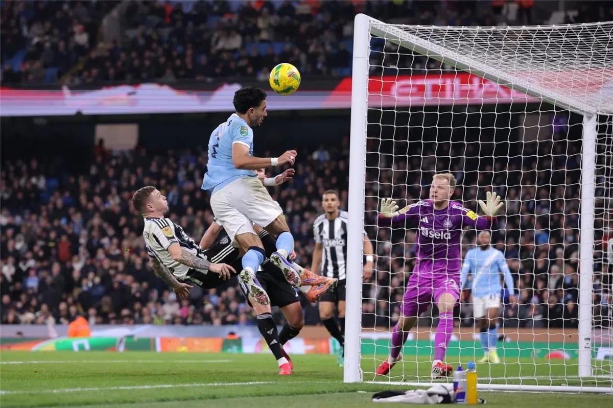 ماذا قدم عمر مرموش في مباراة مانشستر سيتي ونيوكاسل في كأس الرابطة؟