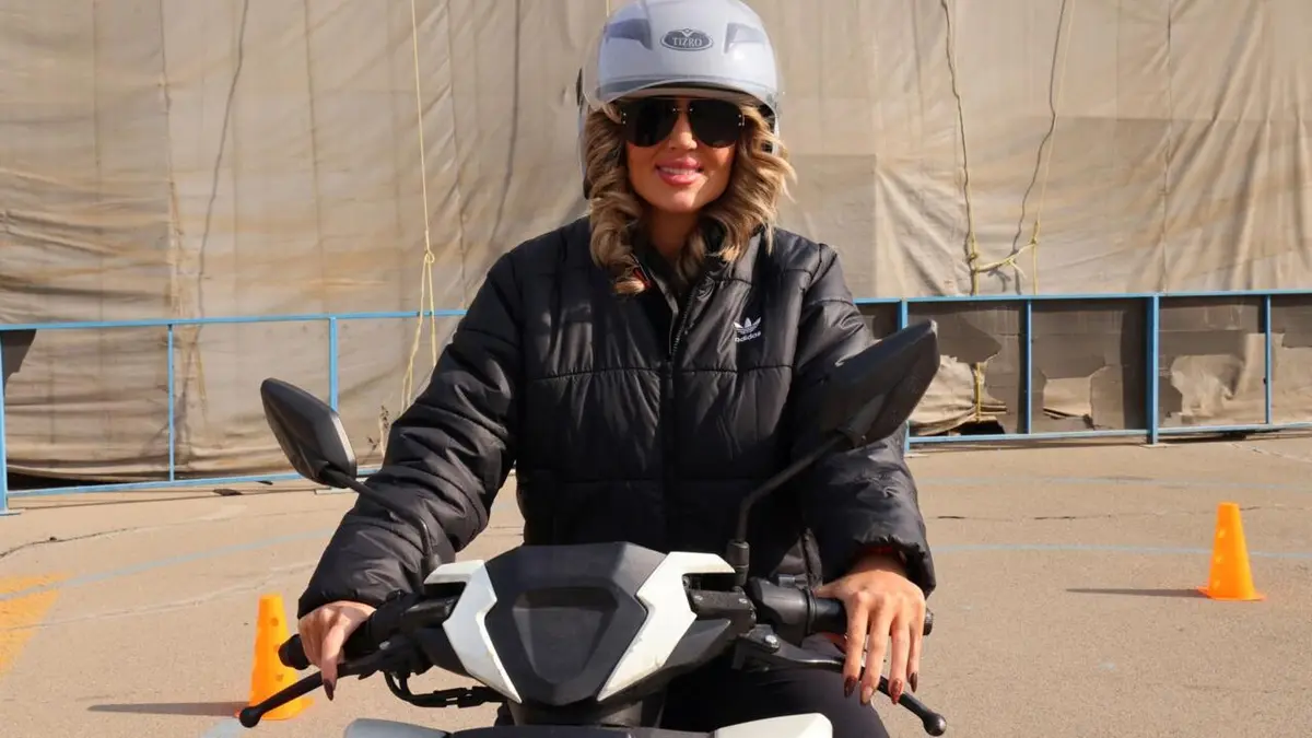 إيران تجيز للنساء الحصول على رخصة لقيادة الدراجات النارية