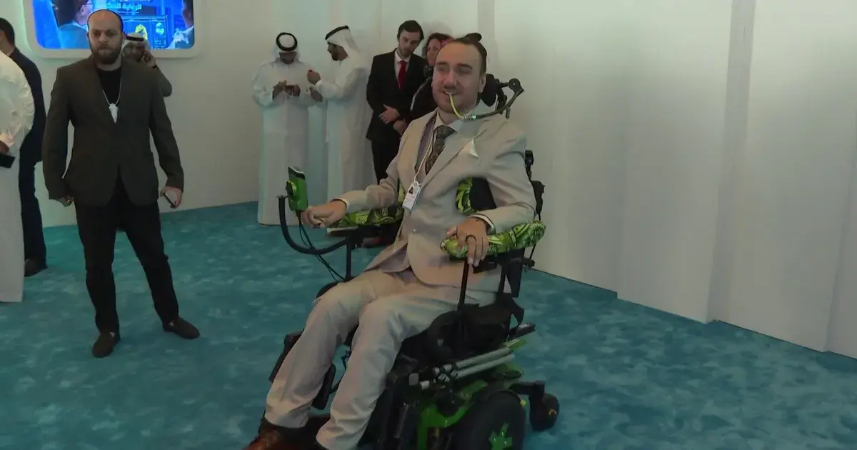 نولاند أربو وشريحة نيورالينك.. هل دخل الذكاء الاصطناعي العقل؟