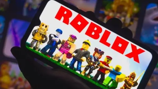 بعد الحوت الأزرق.. روبلوكس تلحق بقائمة الألعاب المحجوبة في مصر.. فما القصة؟