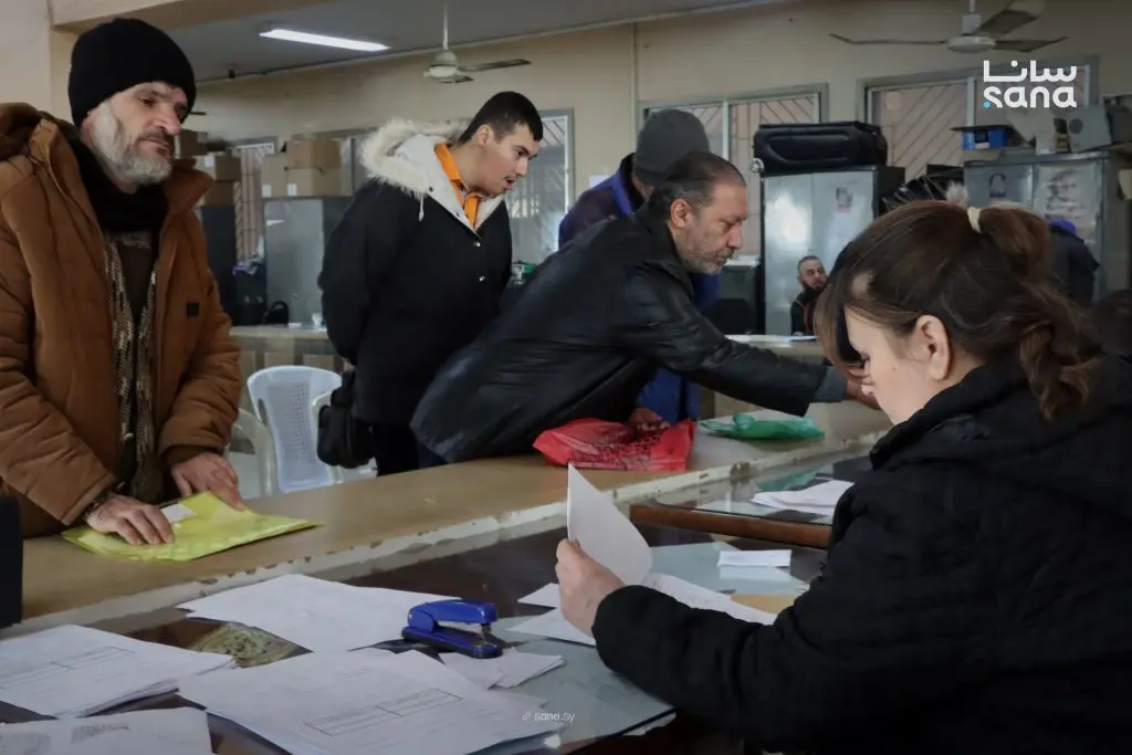 تربية حمص تتلقى 1753 طلباً لتجديد عقود الإداريين