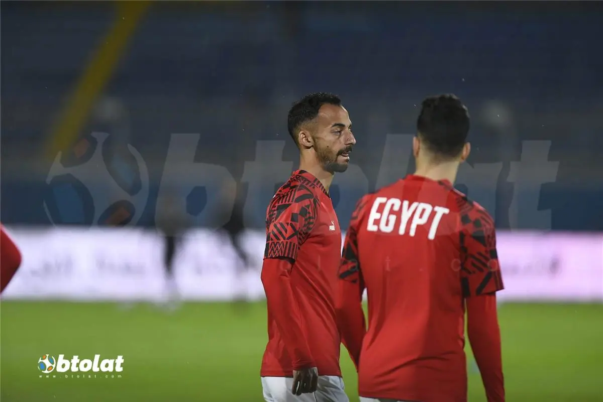 بند يسمح بعودته إلى الأهلي.. تفاصيل انتقال أحمد عبد القادر إلى الكرمة العراقي