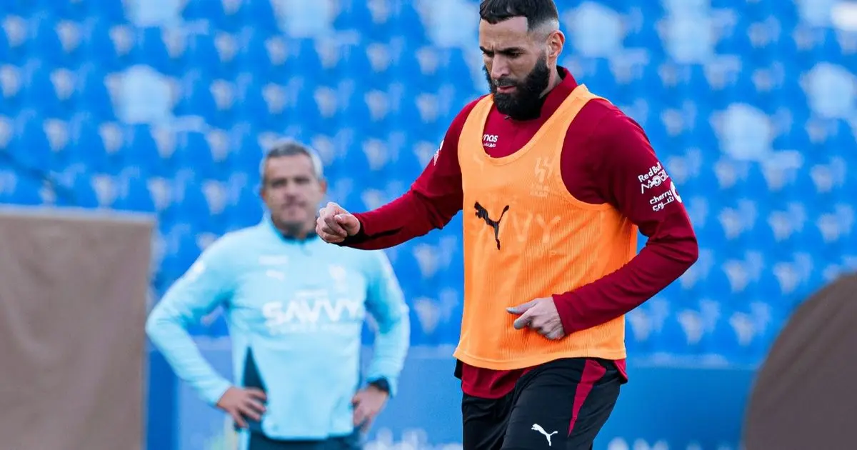 أسطورة الاتحاد يهاجم بنزيما: من أنت حتى ترحل يهذه الطريقة؟