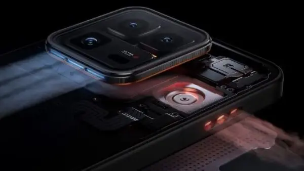 بأقوى معالج وبطارية جبارة .. هاتف iQOO 15 Ultra يغزو الأسواق