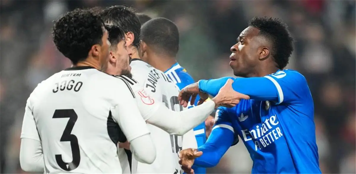 عقوبة قاسية ضد مشجع بسبب فينيسيوس جونيور