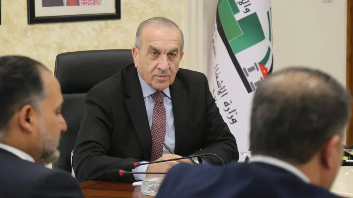 أبو السمن يوجه "الأشغال" لتقديم دعم هندسي لمعالجة طرق سلطة وادي الأردن