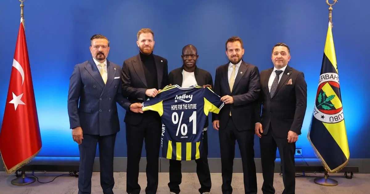 لماذا وضع فنربخشة علامة "1%" على قميص نغولو كانتي؟