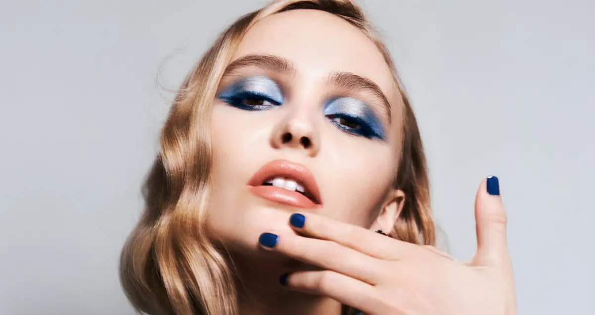DENIM MAKEUP من CHANEL: مجموعة لا تخضع للقواعد، تماماً كالدينيم