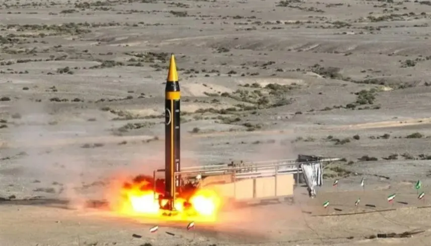 قبل محادثات عمان.. إيران تنشر صاروخاً باليستياً بمدى 2000 كيلومتر - موقع 24