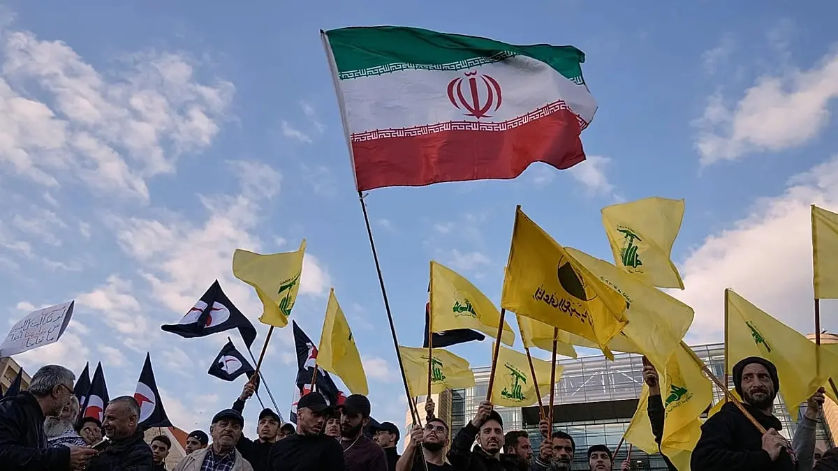 أنشأه حزب الله في لبنان ومولته إيران.. ماذا نعرف عن مخيم إيواء النازحين السوريين بعد سقوط الأسد؟