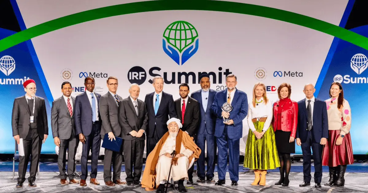 الشيخ بن بيّه يفوز بجائزة "صُناع السلام" في واشنطن