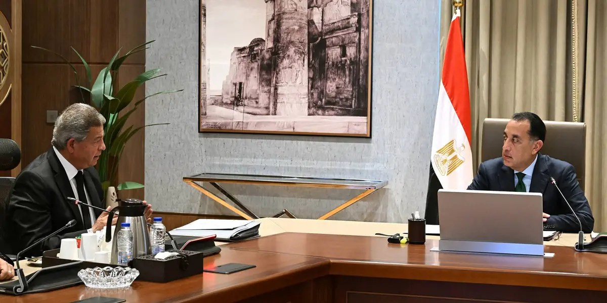 رئيس الوزراء يتلقى التقرير النهائي للجنة تطوير الإعلام المصري - أموال الغد