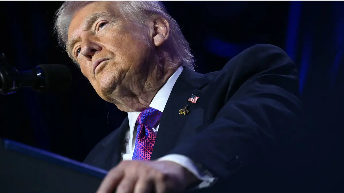 ترمب: إيران تتفاوض معنا ولا تريدنا أن نوجه ضربة لها وهناك أسطول كبير يقترب منها