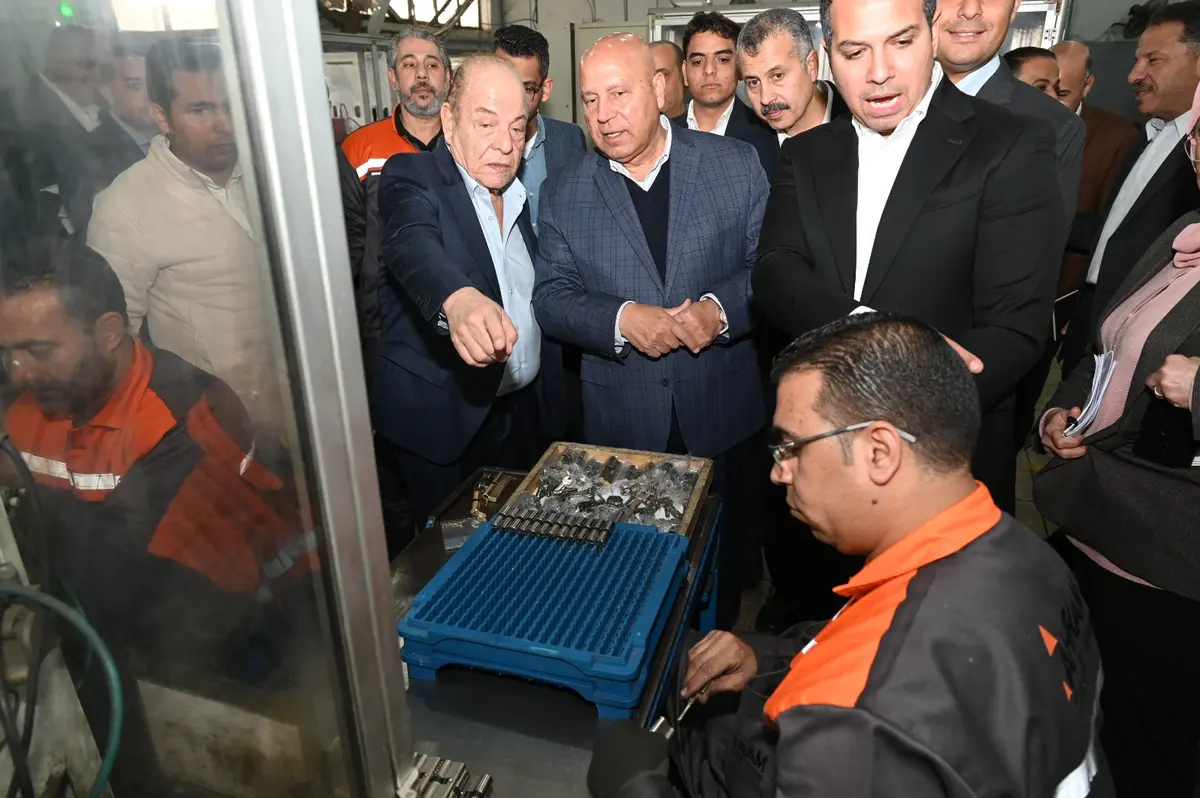 برأسمال 1.5 مليار جنيه.. وزير الصناعة يتفقد مصنع الأهرام لنظم الأمان ويوجه بتعميق التصنيع المحلي - أموال الغد