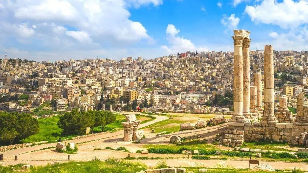 "حرارة عشرينية" وغبار وزخات أمطار.. تفاصيل حالة الطقس في الأردن نهاية الأسبوع