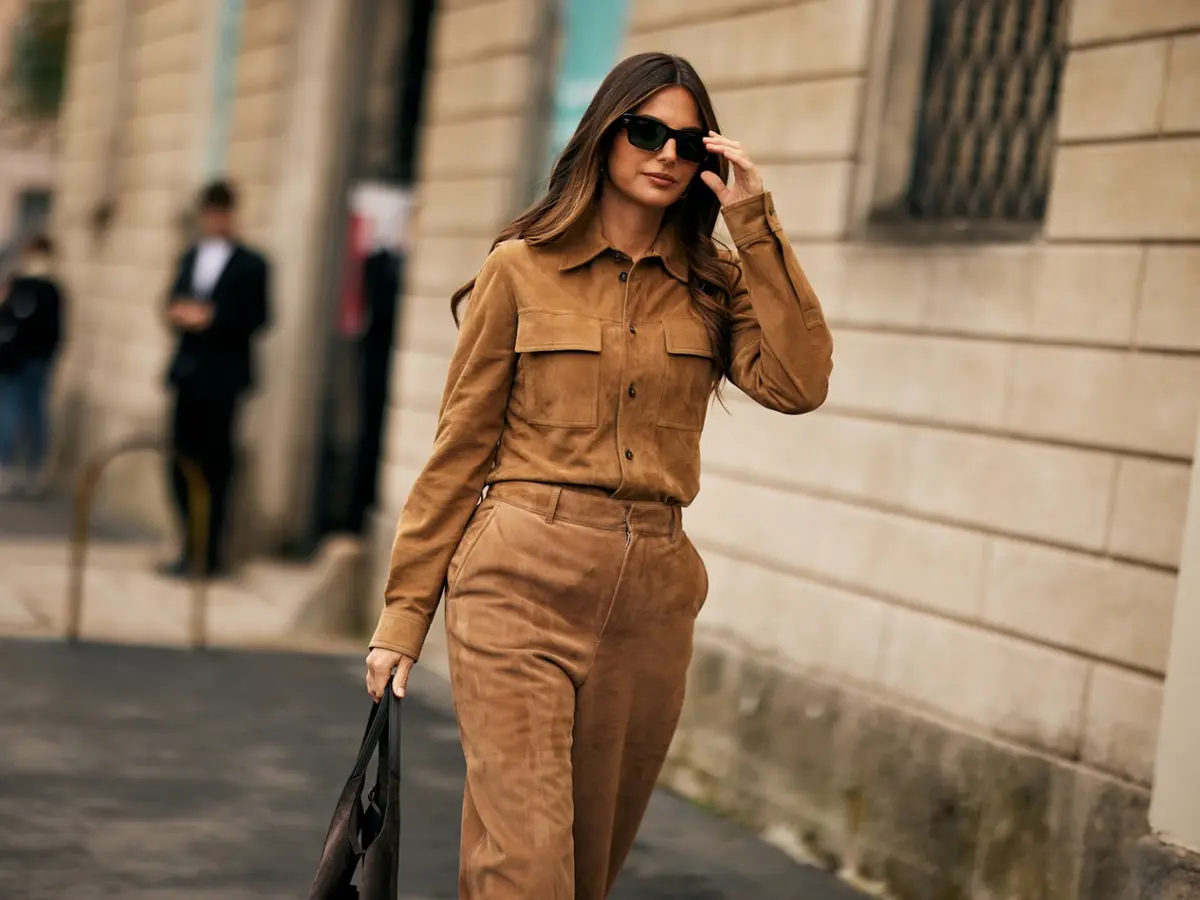 دليل المرأة الثلاثينية الكامل لتنسيق أزياء عصرية موضة شتاء 2026