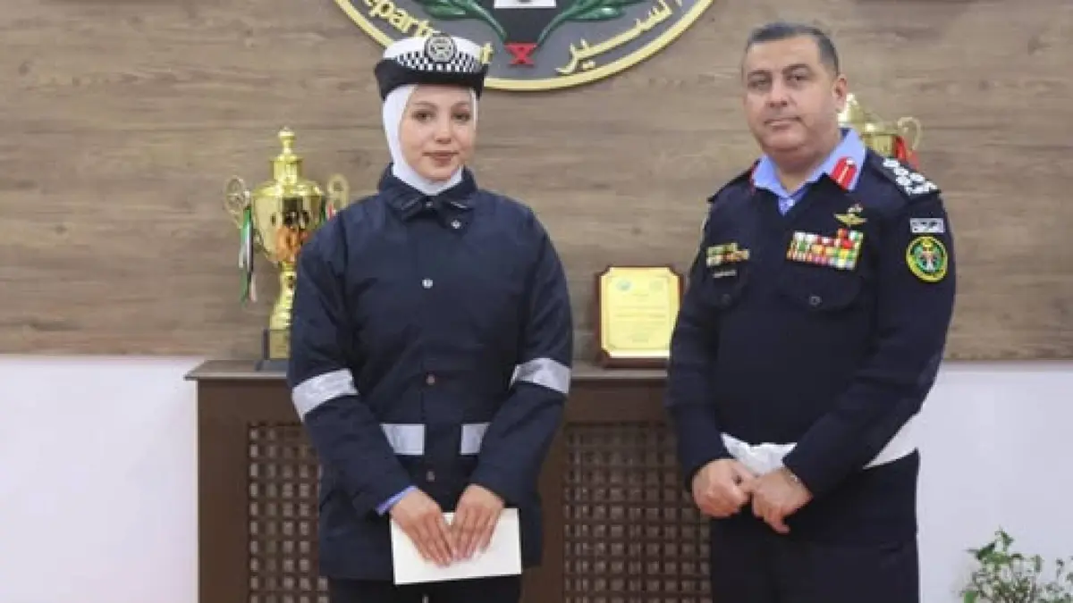 الأمن العام يكرم الشرطية "ليان زكي" لجهودها المرورية في المنخفض الجوي