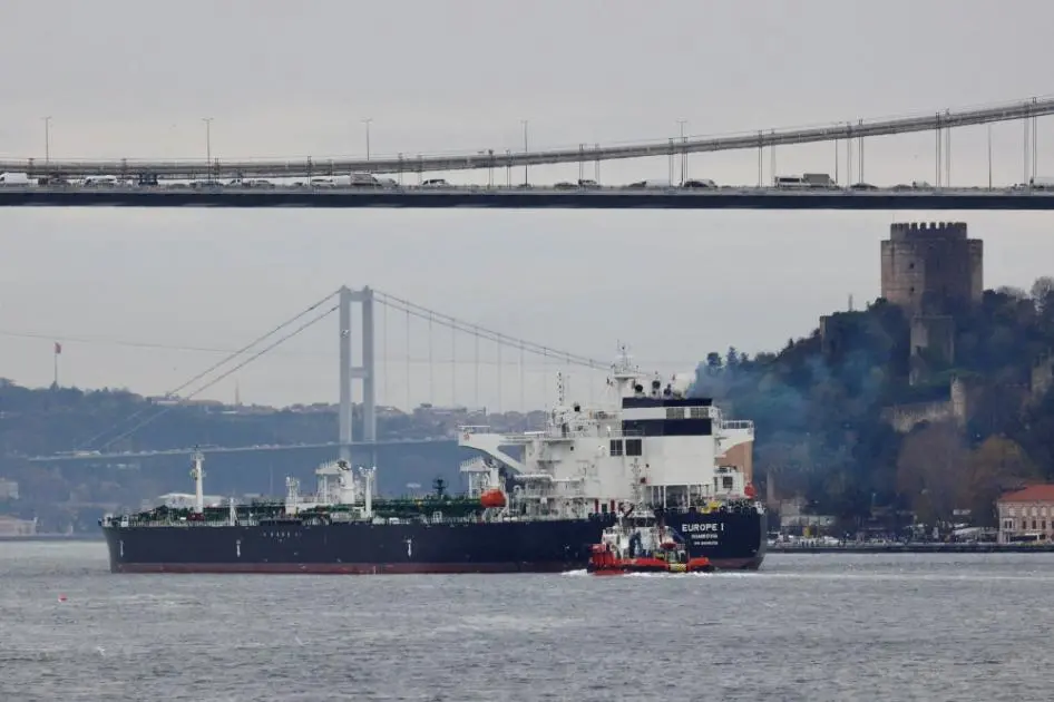 النفط يهبط إلى 67 دولاراً قبيل بدء المحادثات الأمريكية الإيرانية