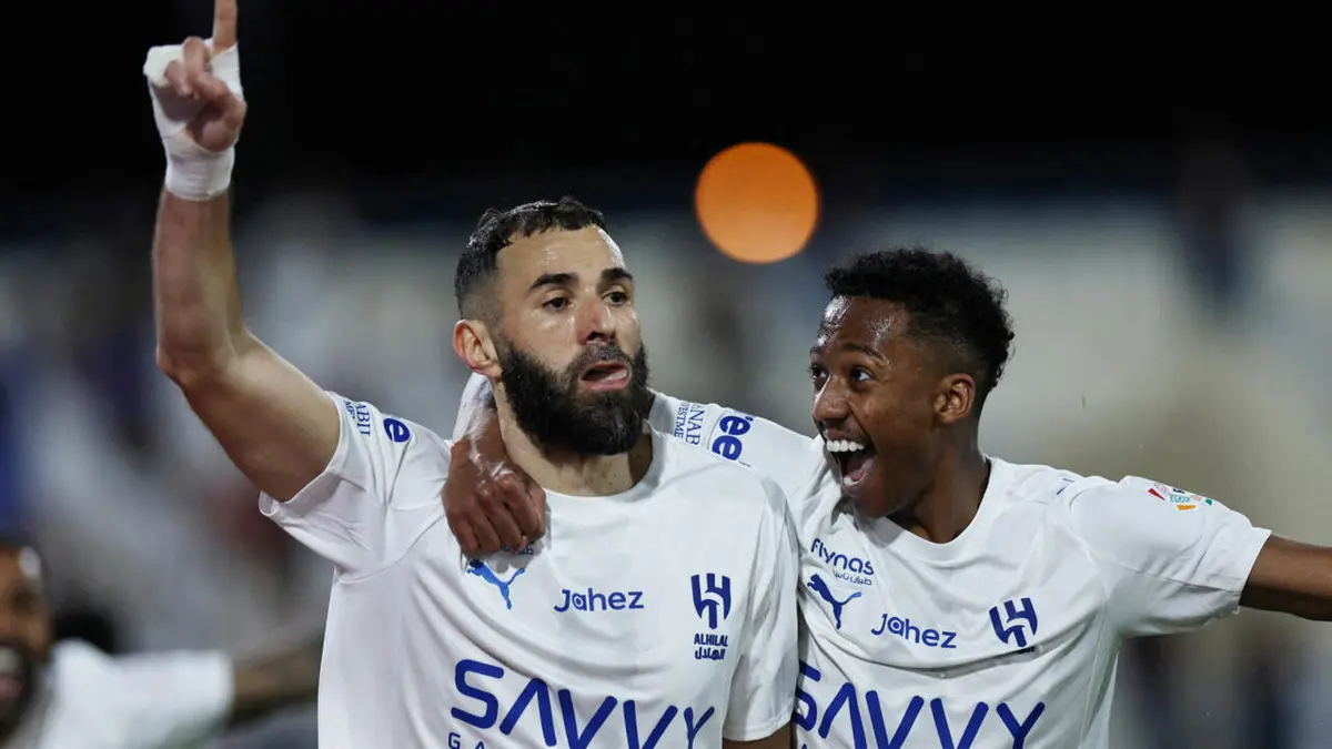 هاتريك بنزيمة يقود الهلال لسداسية تاريخية أمام الأخدود في الدوري السعودي