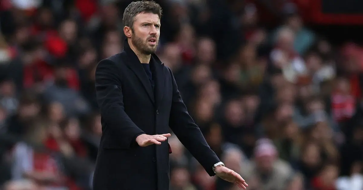 مانشستر يونايتد يؤجل حسم مصير مايكل كاريك رغم الانتصارات الـ 3