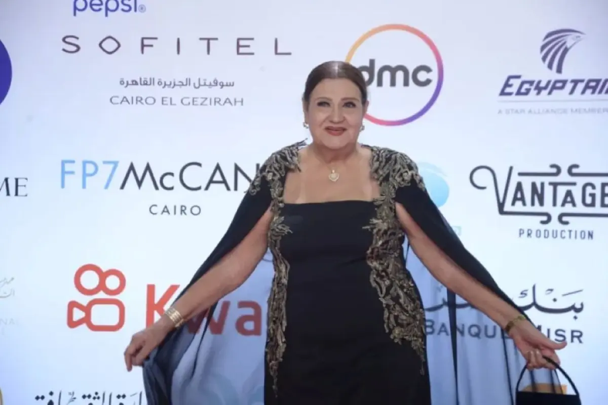 بوستر مسلسل مناعة يتسبب في أزمة عقب استبعاد ميمي جمال منه