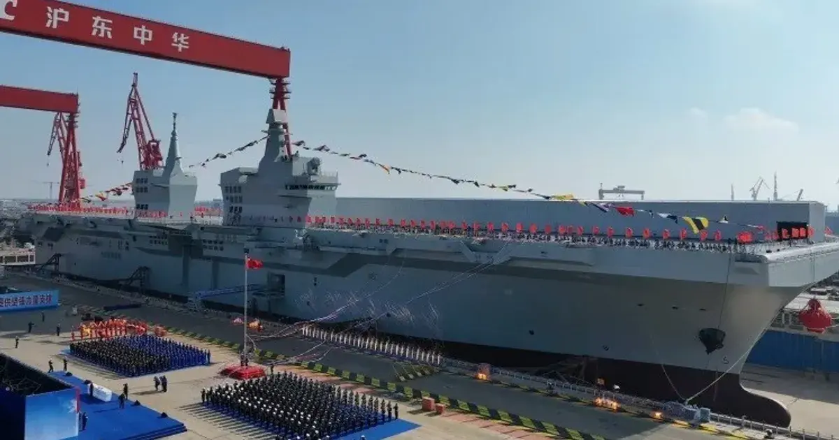 الصين تختبر دمج المسيرة الشبحية GJ-11 على حاملة الطائرات Sichuan