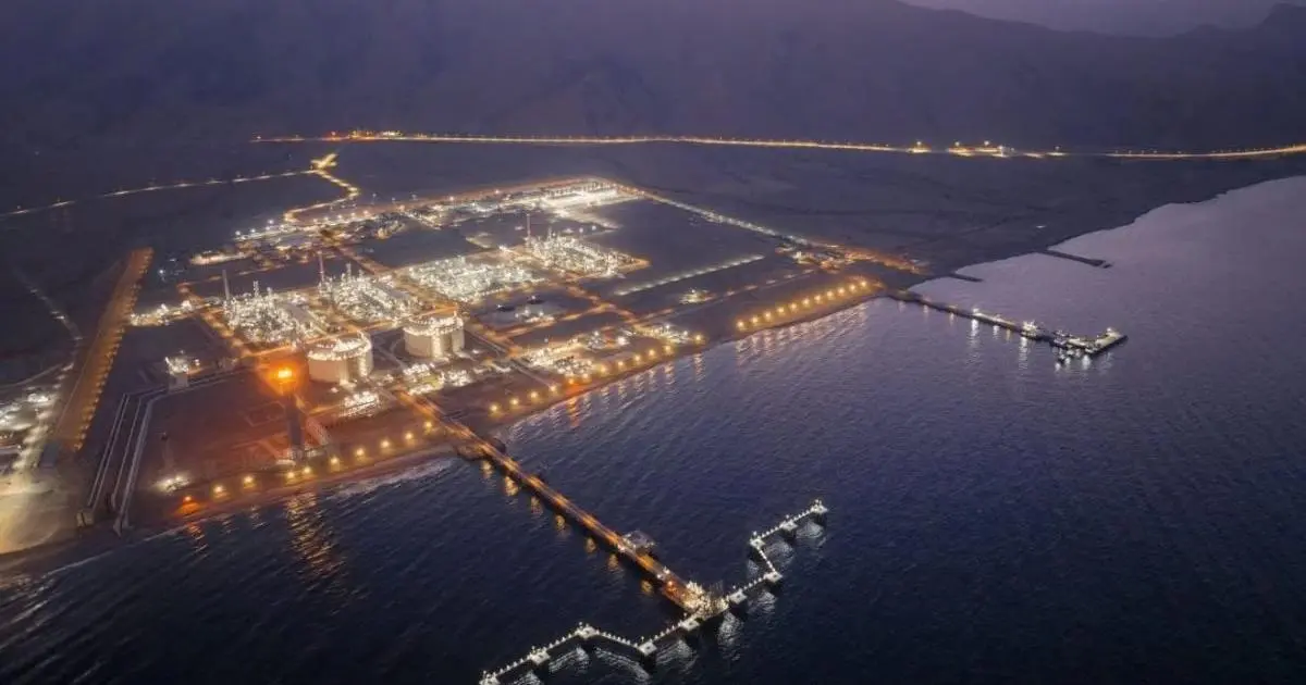 عُمان تنفي إيقاف مشروع "القاطرة الـ4" للغاز الطبيعي