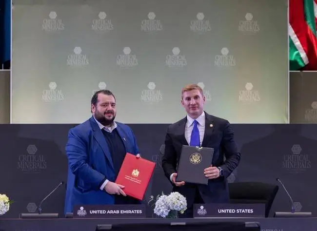الإمارات وأمريكا توقعان إطار عمل لدعم تأمين المعادن الحرجة