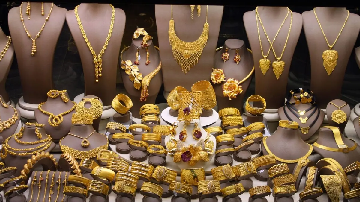 جنون الذهب: المعدن الأصفر يقفز إلى 4950 دولارا بعد بيانات الثقة الأمريكية