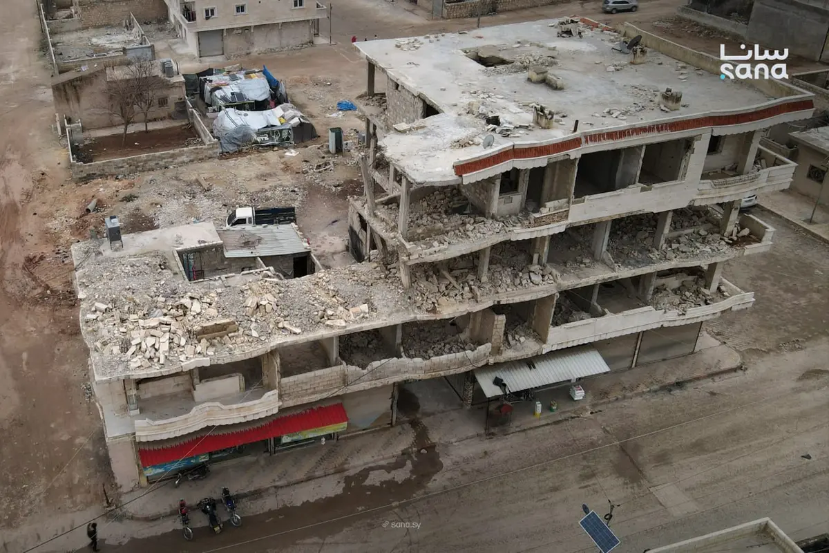 آثار الدمار الذي خلفه زلزال 6 شباط 2023 في جنديرس بريف حلب الشمالي