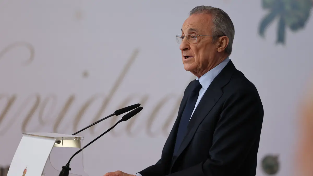 صفقة القرن؟.. فلورنتينو بيريز يخطط لخطف نجم برشلونة على طريقة فيجو