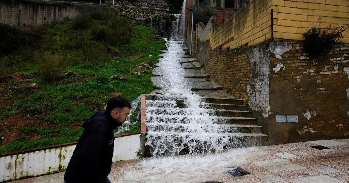 الجليد الأسود يغلق مطار برلين وإجلاء الآلاف بإسبانيا بسبب "قطار عواصف"