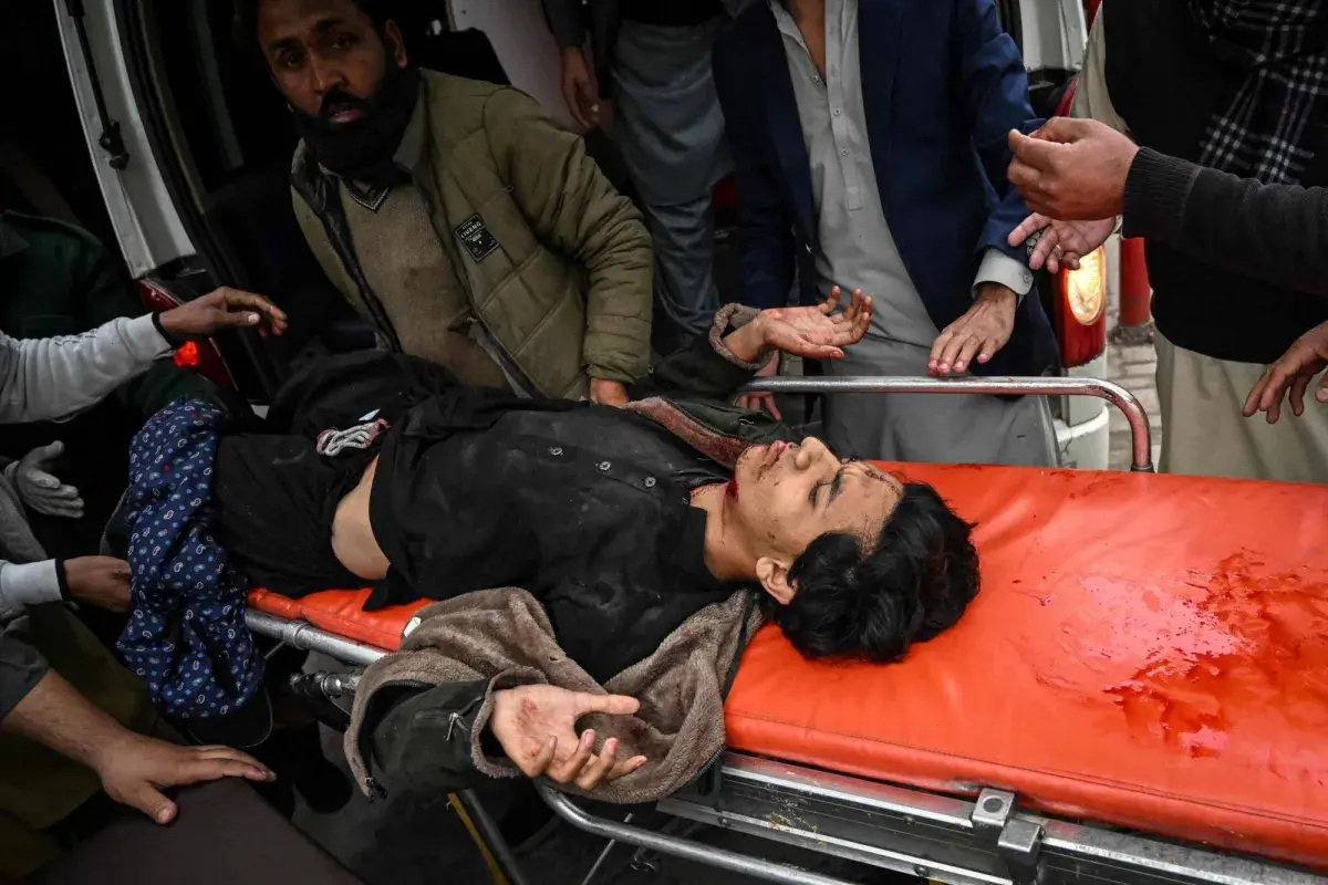 قتلى وجرحى بانفجار في مسجد بباكستان