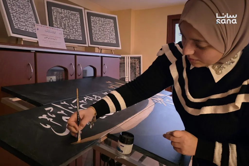 من الهندسة إلى الحرف العربي… رحلة روان سليمان في الكاليغرافي الحديث