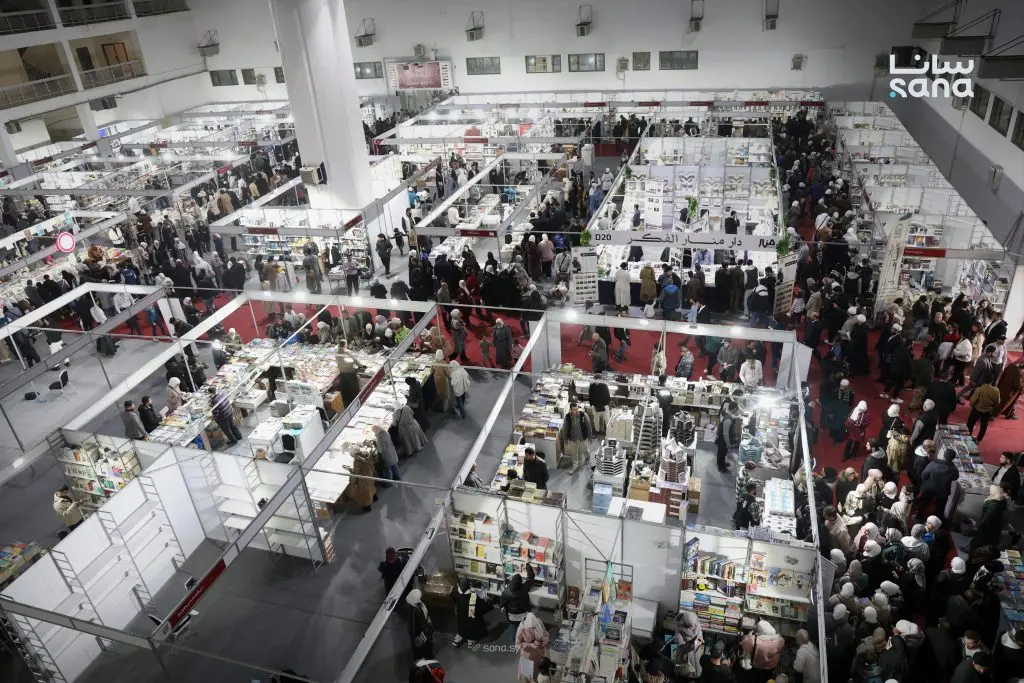 إقبال واسع على اليوم الأول من معرض دمشق الدولي للكتاب بدورته الاستثنائية
