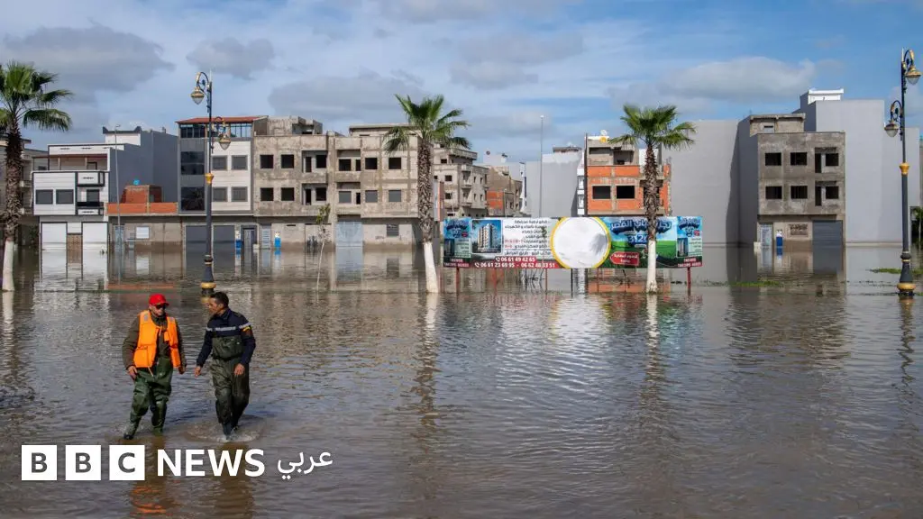 فيضانات المغرب: إجلاء أكثر من 140 ألف شخص وتوقعات باستمرار هطول الأمطار الغزيرة - BBC News عربي
