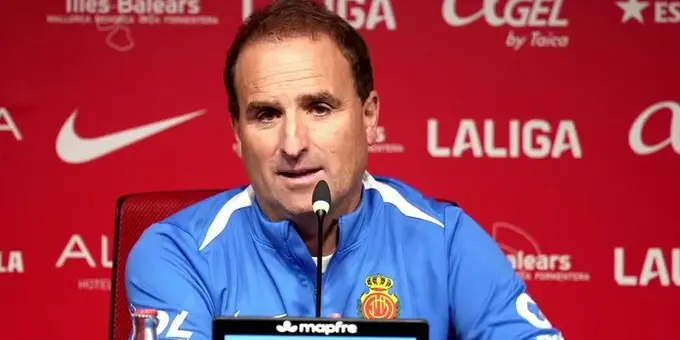 كيف تخطط لمواجهة برشلونة في الكامب نو؟ مدرب مايوركا يرد