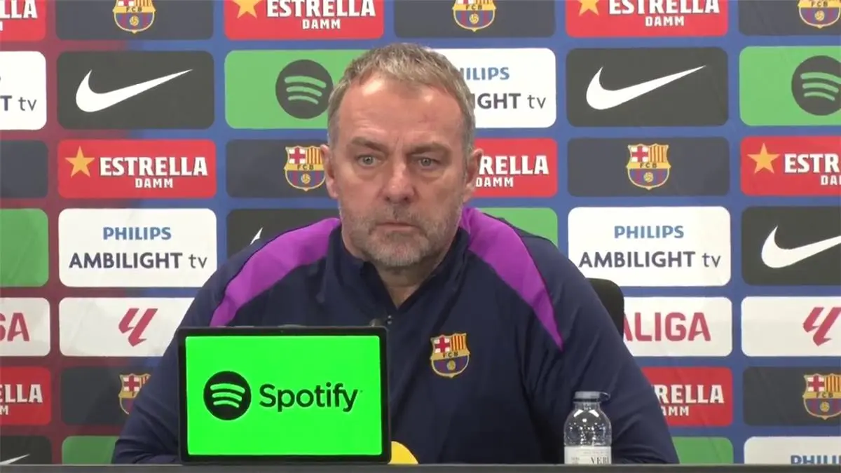 هانز فليك: أداء لاعب برشلونة يسعدني.. وليفاندوفسكي لا يحتاج للتفكير في مستقبله