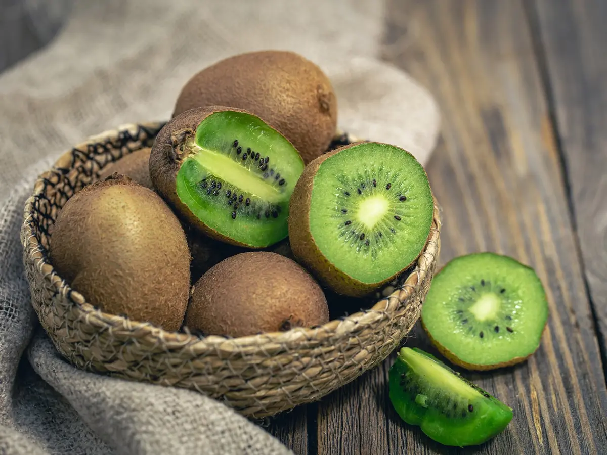 فوائد لم تكوني تعرفينها عن الكيوي للجهاز الهضمي وفق طبيبة تغذية