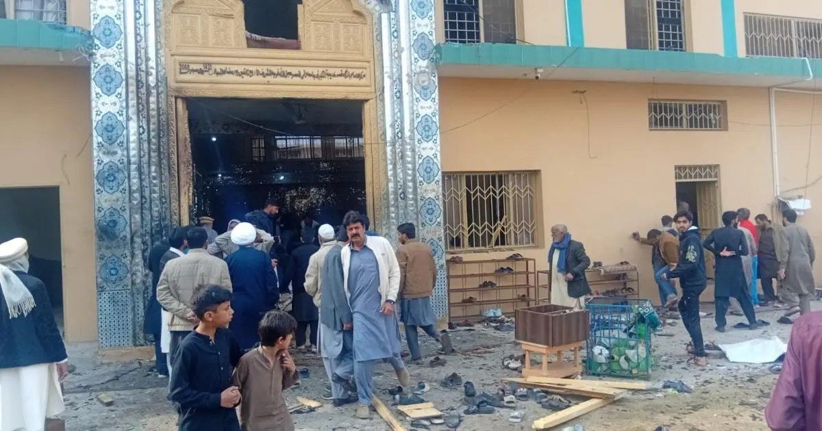 عشرات القتلى بتفجير انتحاري داخل حسينية في باكستان