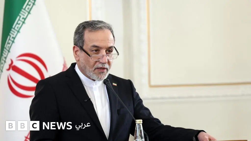 عراقجي: نأمل استئنافاً سريعاً للمفاوضات مع واشنطن، لكننا مستعدون لضرب القواعد الأمريكية إذا تعرّضنا لهجوم - BBC News عربي