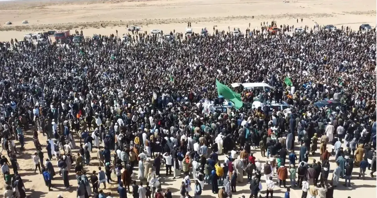 جنازة سيف الإسلام القذافي.. رسائل الحضور والغياب