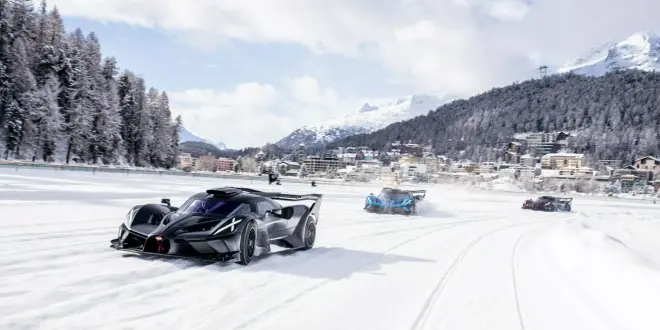 ثلاث سيارات بوقاتي بوليد تتحدى الجليد في بحيرة سويسرية متجمدة - سعودي شفت